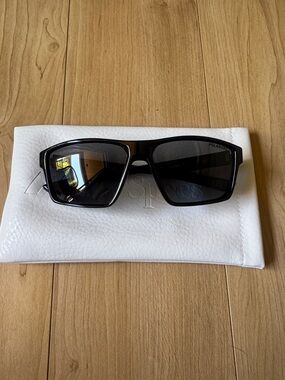 Le Specs Dauntless Polarized Rectangle Sunglasses